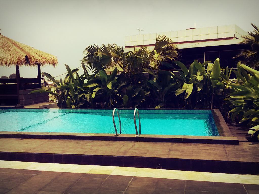 The Rizen Hotel Tjisarua Exterior foto