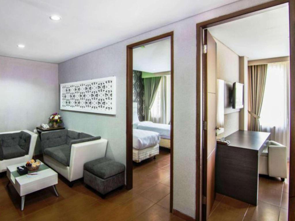 The Rizen Hotel Tjisarua Exterior foto