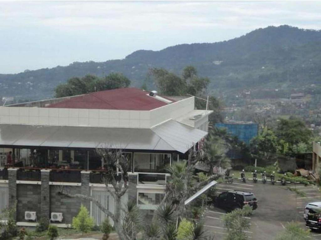 The Rizen Hotel Tjisarua Exterior foto