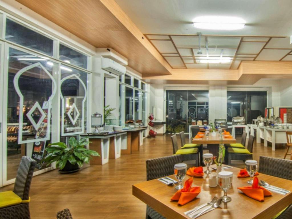 The Rizen Hotel Tjisarua Exterior foto