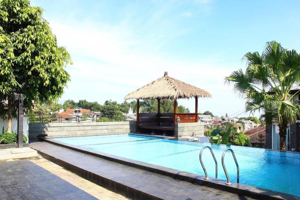 The Rizen Hotel Tjisarua Exterior foto