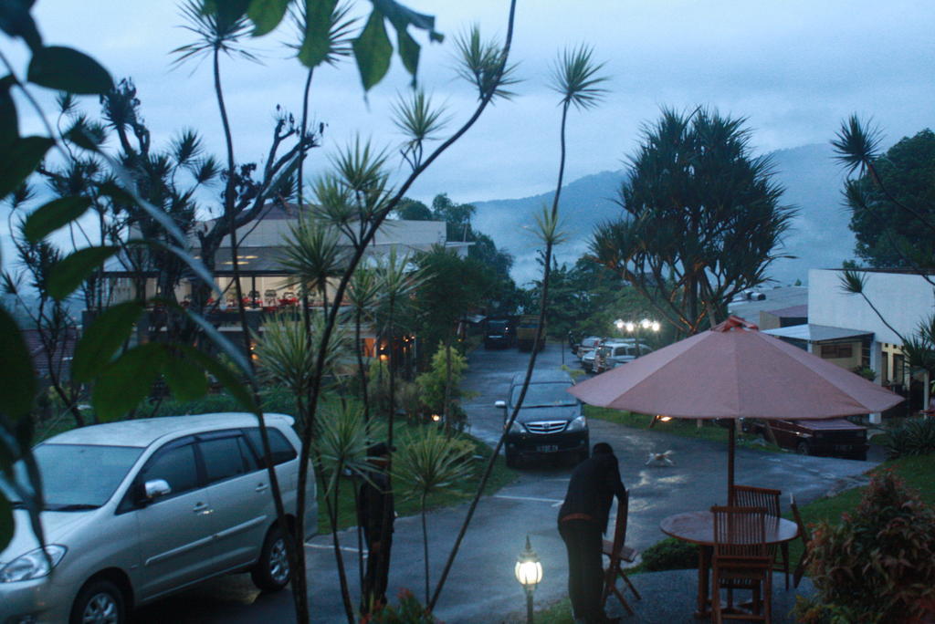 The Rizen Hotel Tjisarua Exterior foto