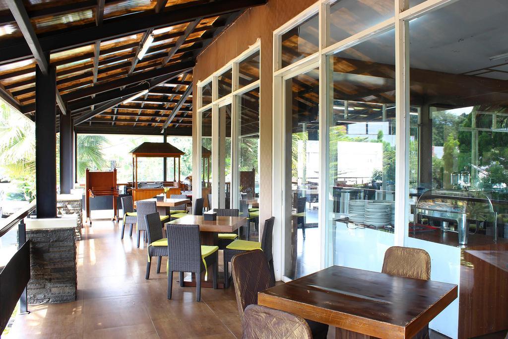 The Rizen Hotel Tjisarua Exterior foto