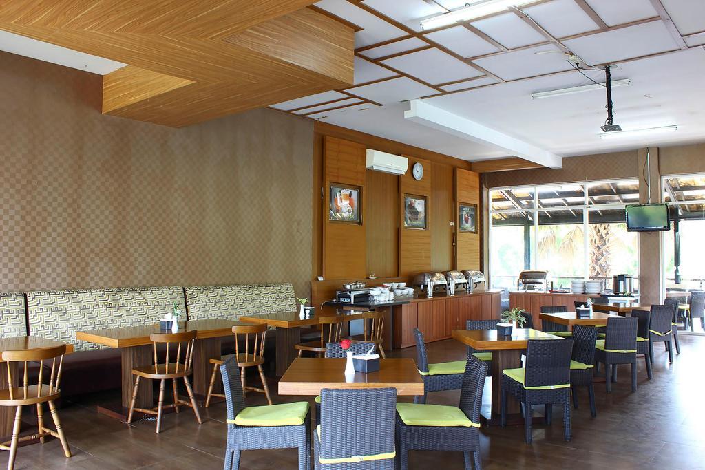 The Rizen Hotel Tjisarua Exterior foto