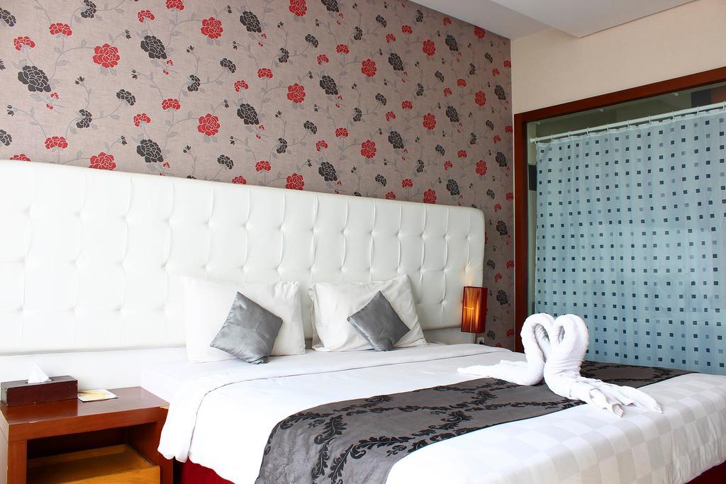 The Rizen Hotel Tjisarua Exterior foto